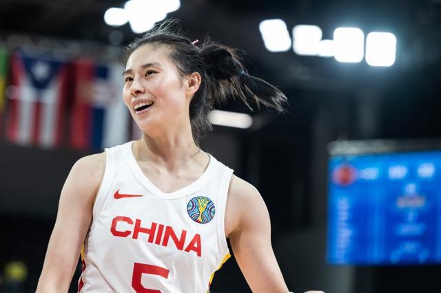 九游娱乐官网-强势防守助女篮锁定小组第二！淘汰赛抽签稳赚不赔