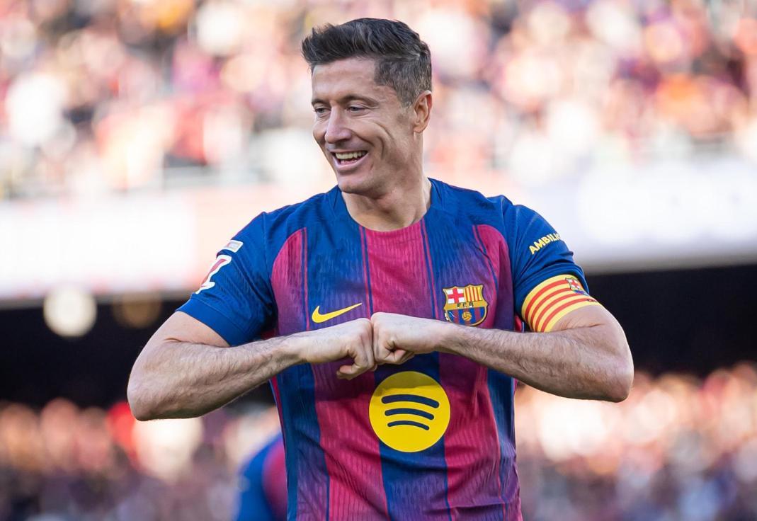 九游娱乐官网-莱万建功比肩梅罗，亚马尔世界波创生涯纪录，巴萨3-0主场11连胜